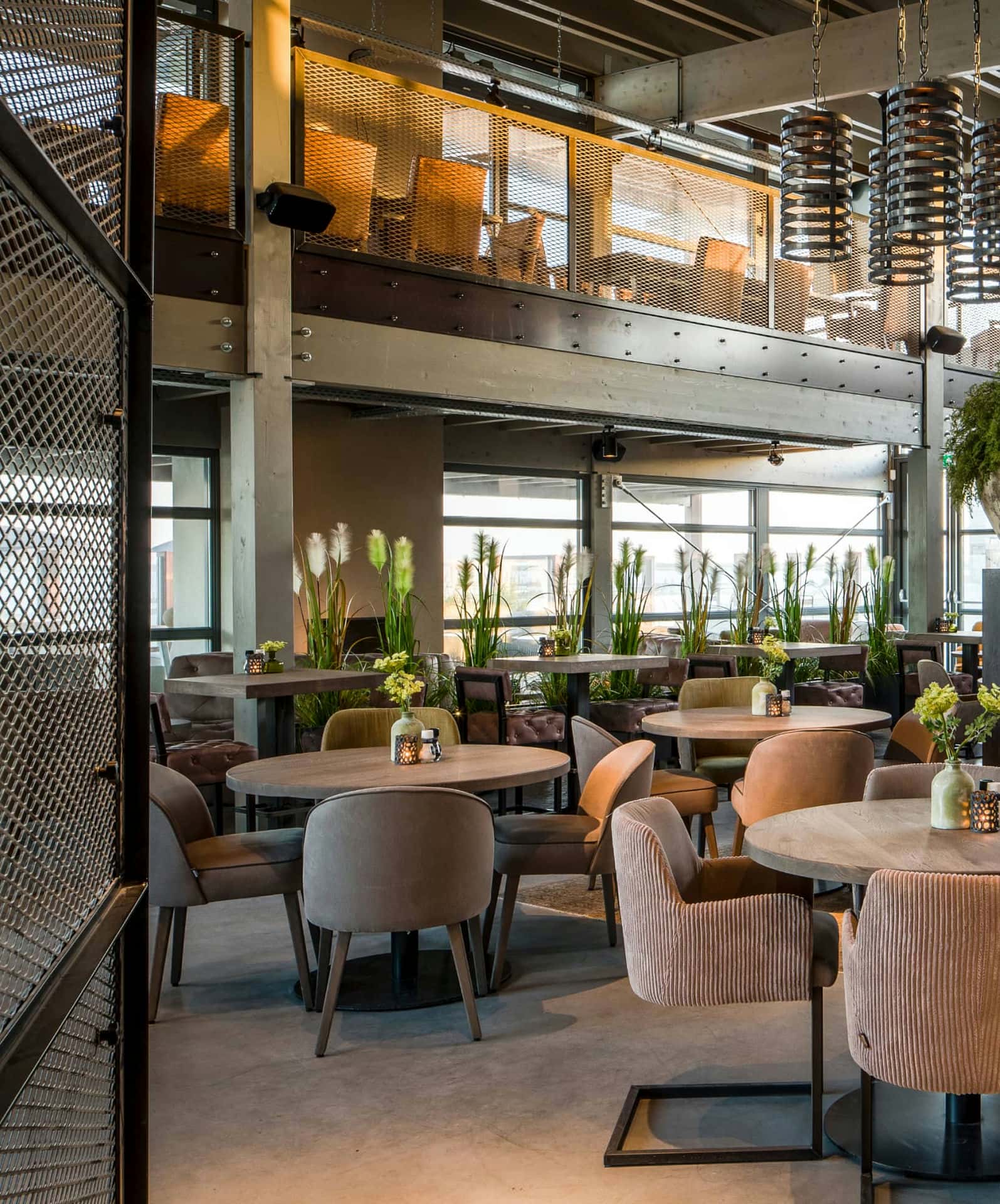 Bowers & Wilkins Achieving Acoustic Balance in Commercial Spaces